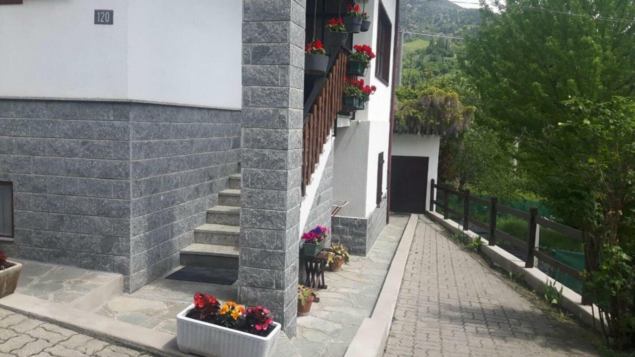Casa Vacanze Germano Аоста Экстерьер фото